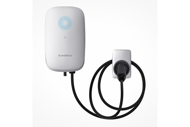 Wandladestation für Elektrofahrzeuge mit fest angeschlossenem Ladekabel
